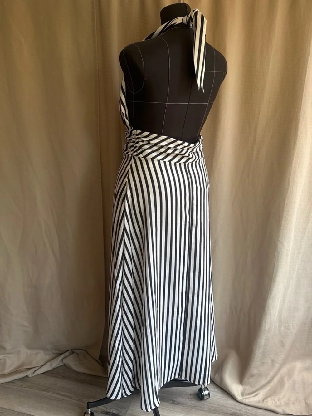 Commense Black and White Stripe Backless Pockets Dress - Picture 2 of 8